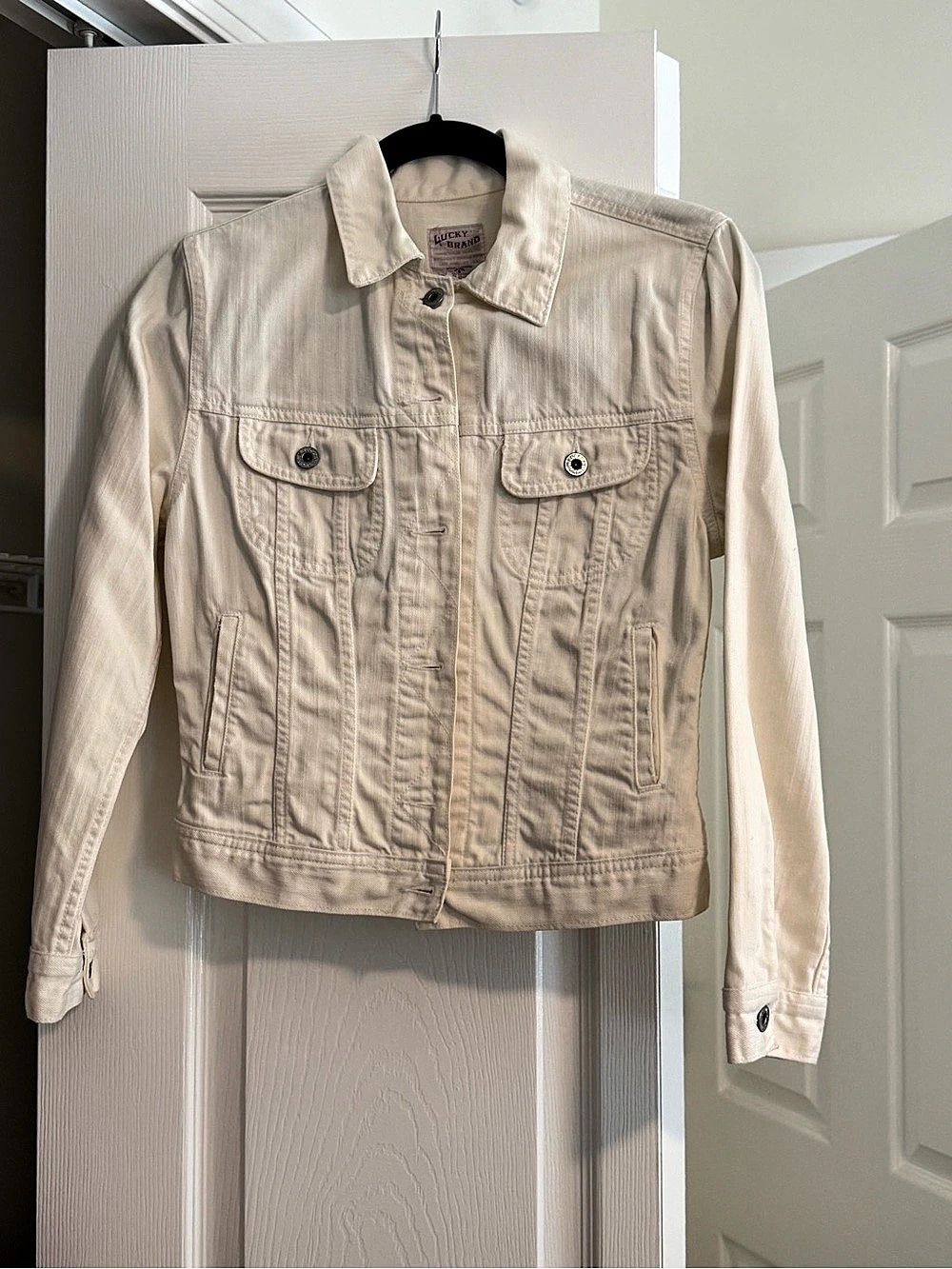 Lucky Brand Embroidered Floral Back Denim Trucker Jacket Embroidered Cotton (vin